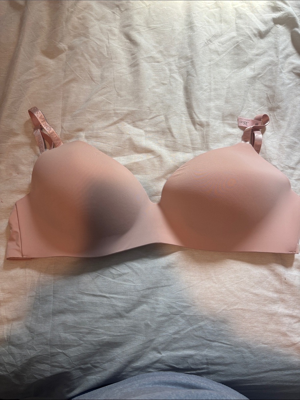 Victoria's Secret Pale Pink Seamless Molded T-Shirt Bra